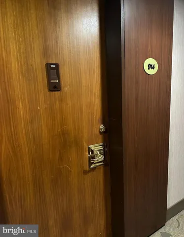 $179,900 | 1001 City, Unit E914, Wynnewood, PA 19096