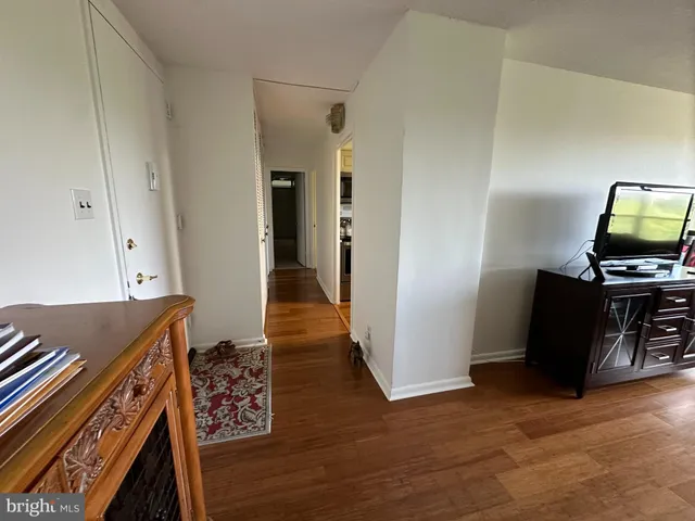 $179,900 | 1001 City, Unit E914, Wynnewood, PA 19096