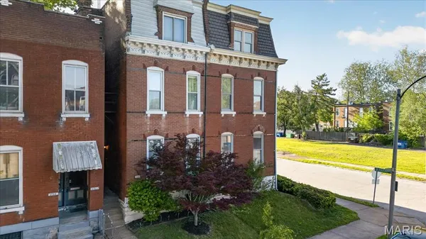 $299,900 | 3131 Ohio Avenue, St. Louis, MO 63118