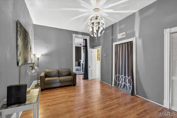 $299,900 | 3131 Ohio Avenue, St. Louis, MO 63118