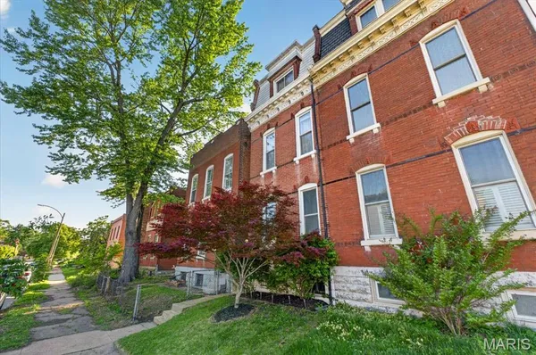 $299,900 | 3131 Ohio Avenue, St. Louis, MO 63118
