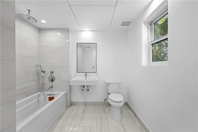 $5,400 | 4214 Fulton Avenue, Unit 302, Studio City, CA 91604