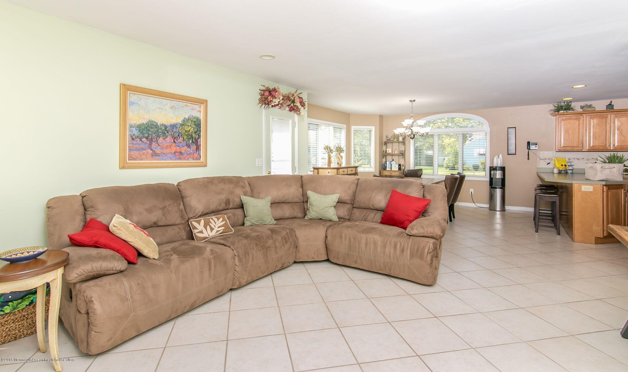 12 Old Manor Road Holmdel, NJ 07733 - Photo 8 of 36 Open area