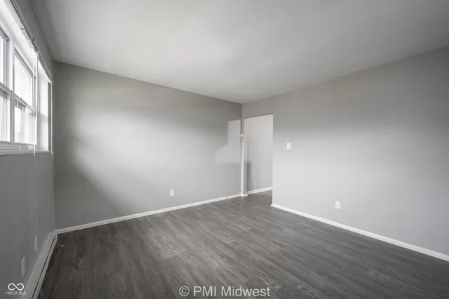 $1,100 | 821 Iowa Street, Indianapolis, IN 46203