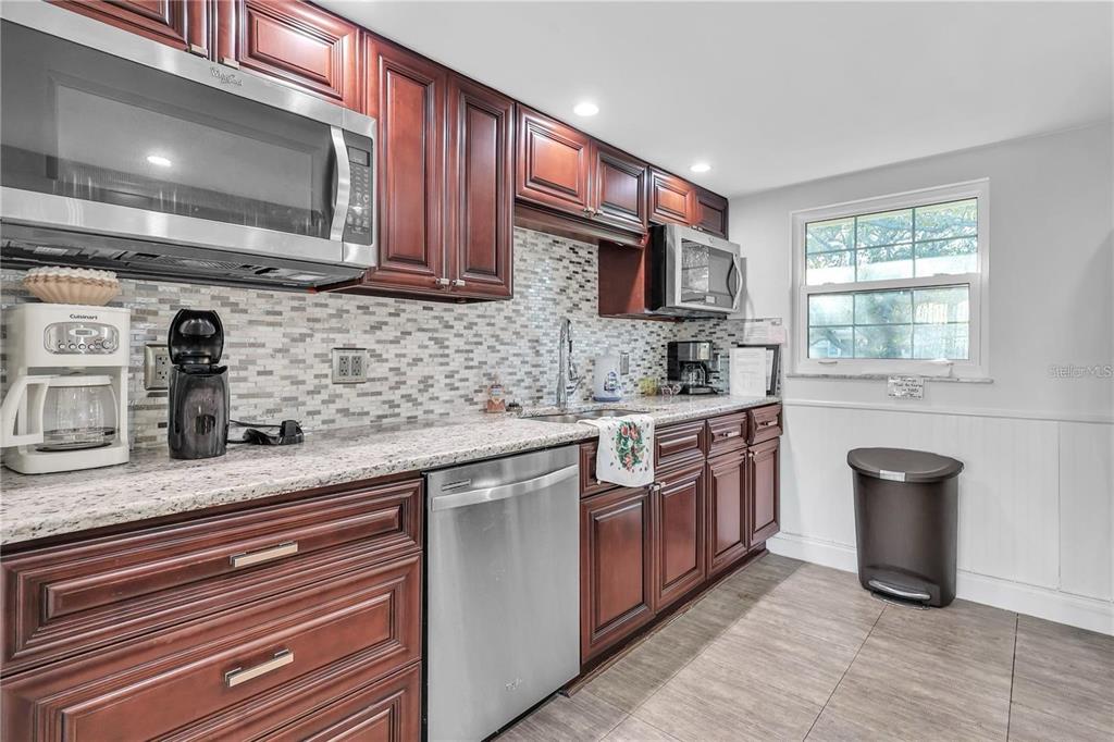 960 Virginia Street, Unit 107 Dunedin, FL 34698 - Photo 25 of 30