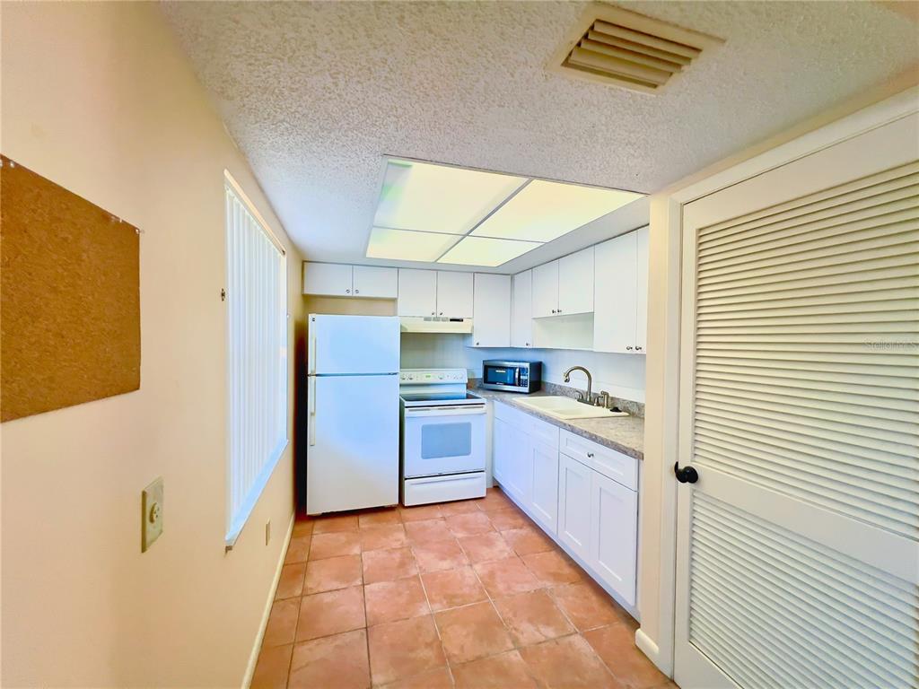960 Virginia Street, Unit 107 Dunedin, FL 34698 - Photo 10 of 30