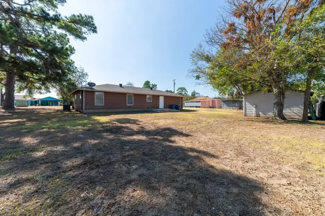 $1,800 | 606 East 2nd Street, Elgin, TX 78621