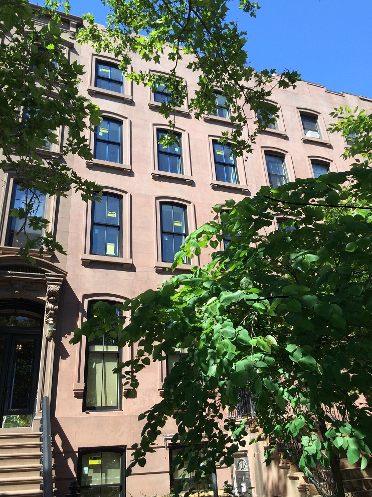 a view of a multi story building