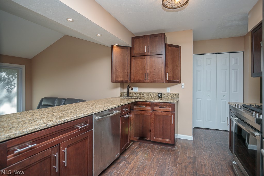 7821 York Road Cleveland, OH 44130 - Photo 7 of 25 Gallery Image 7