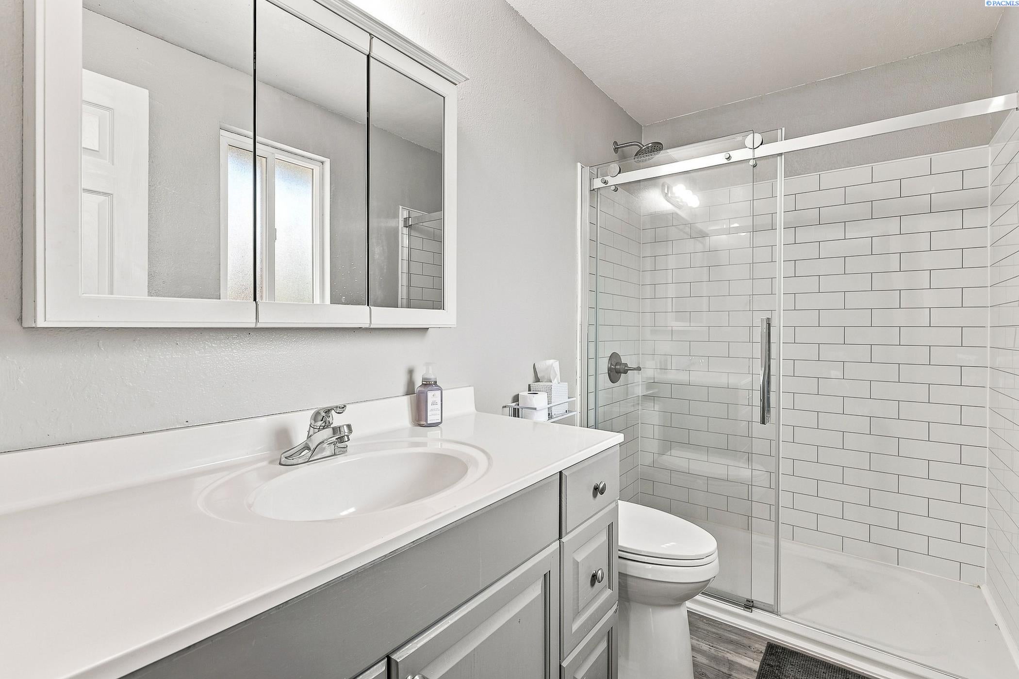 1804 South Bermuda Road Kennewick, WA 99338 - Photo 17 of 45 Gallery Image 17