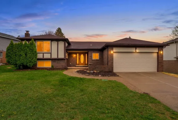 $525,000 | 306 Antoinette Drive, Rochester Hills, MI 48309