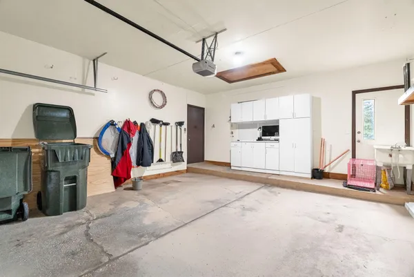 $525,000 | 306 Antoinette Drive, Rochester Hills, MI 48309