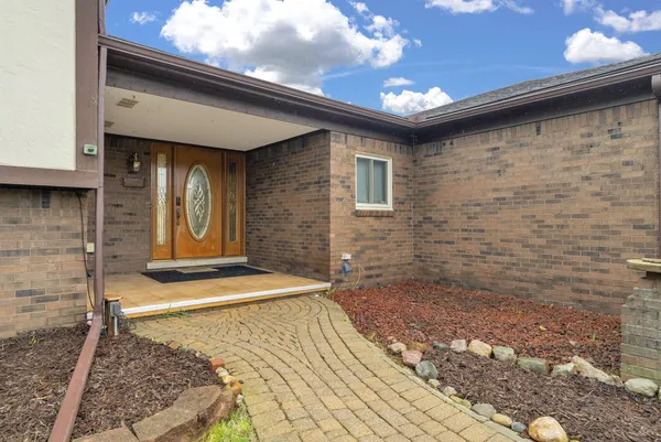 $525,000 | 306 Antoinette Drive, Rochester Hills, MI 48309