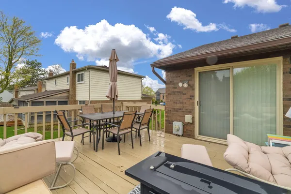 $525,000 | 306 Antoinette Drive, Rochester Hills, MI 48309