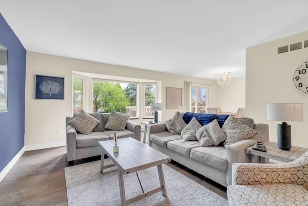 $525,000 | 306 Antoinette Drive, Rochester Hills, MI 48309