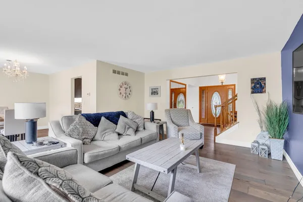 $525,000 | 306 Antoinette Drive, Rochester Hills, MI 48309