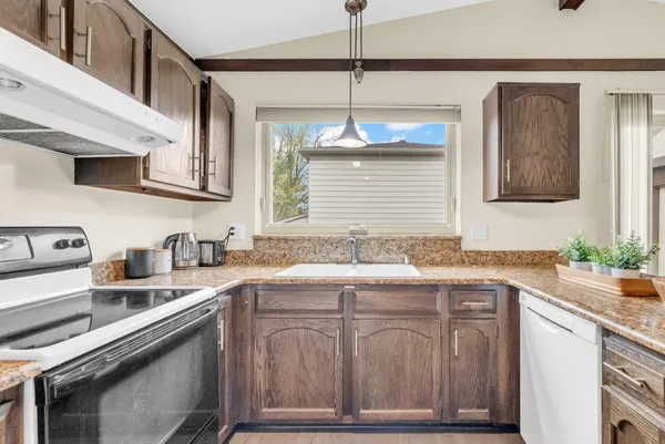 $525,000 | 306 Antoinette Drive, Rochester Hills, MI 48309