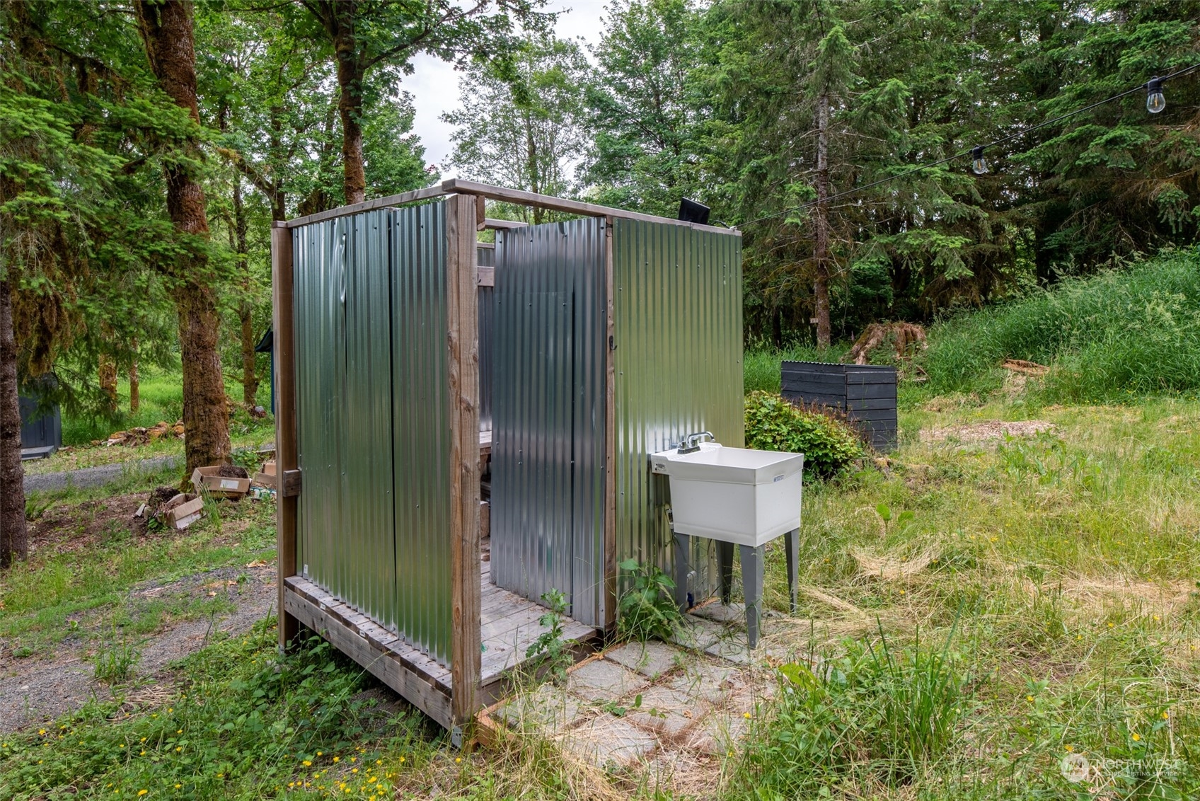 192 Bunker Road Chehalis, WA 98532 - Photo 14 of 24 a view of a back yard of the house