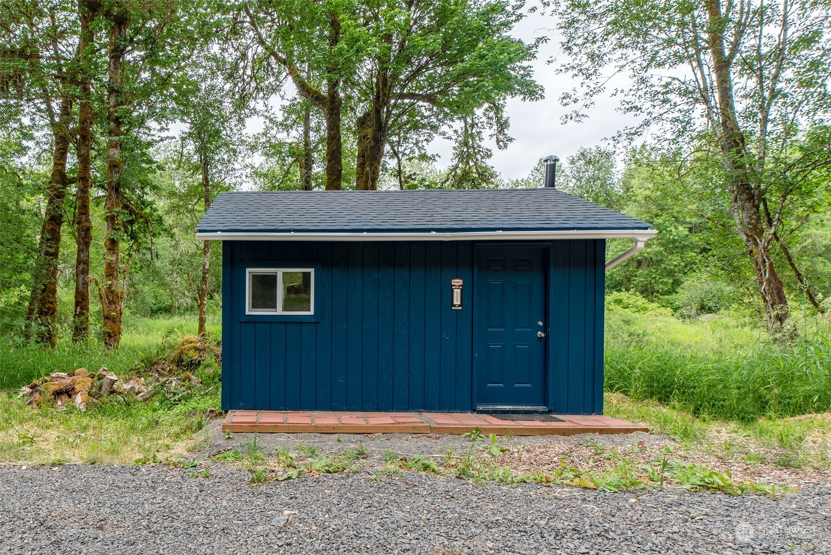 192 Bunker Road Chehalis, WA 98532 - Photo 18 of 24 a front view of a house with garden