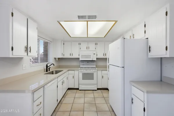 $325,000 | 26 West Concorda Drive, Unit 104, Tempe, AZ 85282