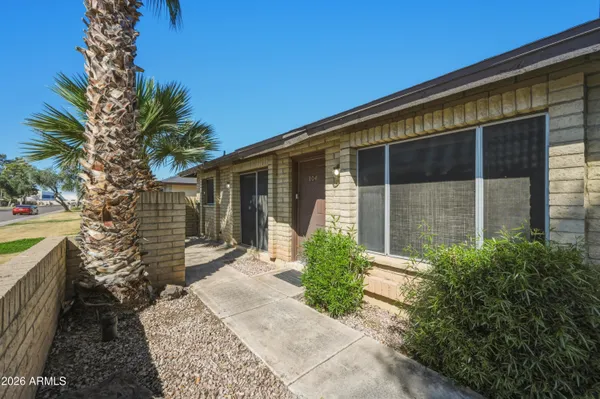 $325,000 | 26 West Concorda Drive, Unit 104, Tempe, AZ 85282