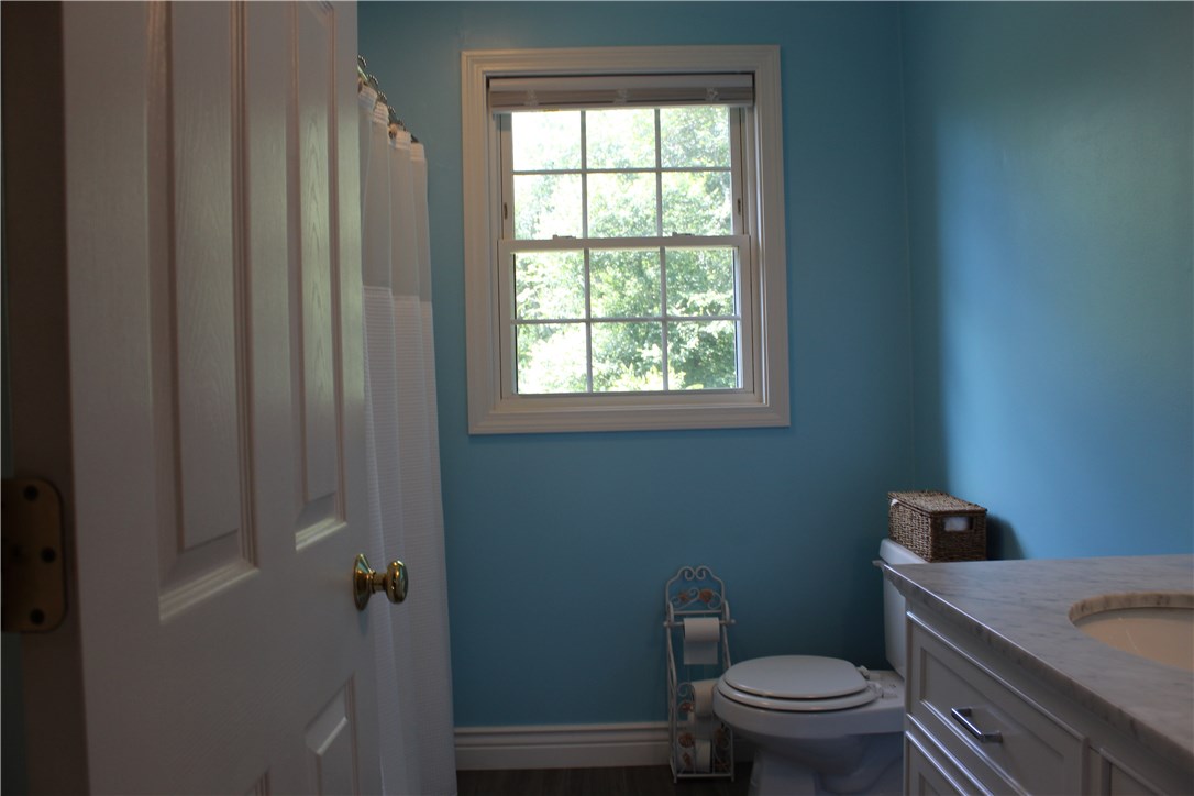 44 Parkhurst Road Warwick, RI 02889 - Photo 11 of 28