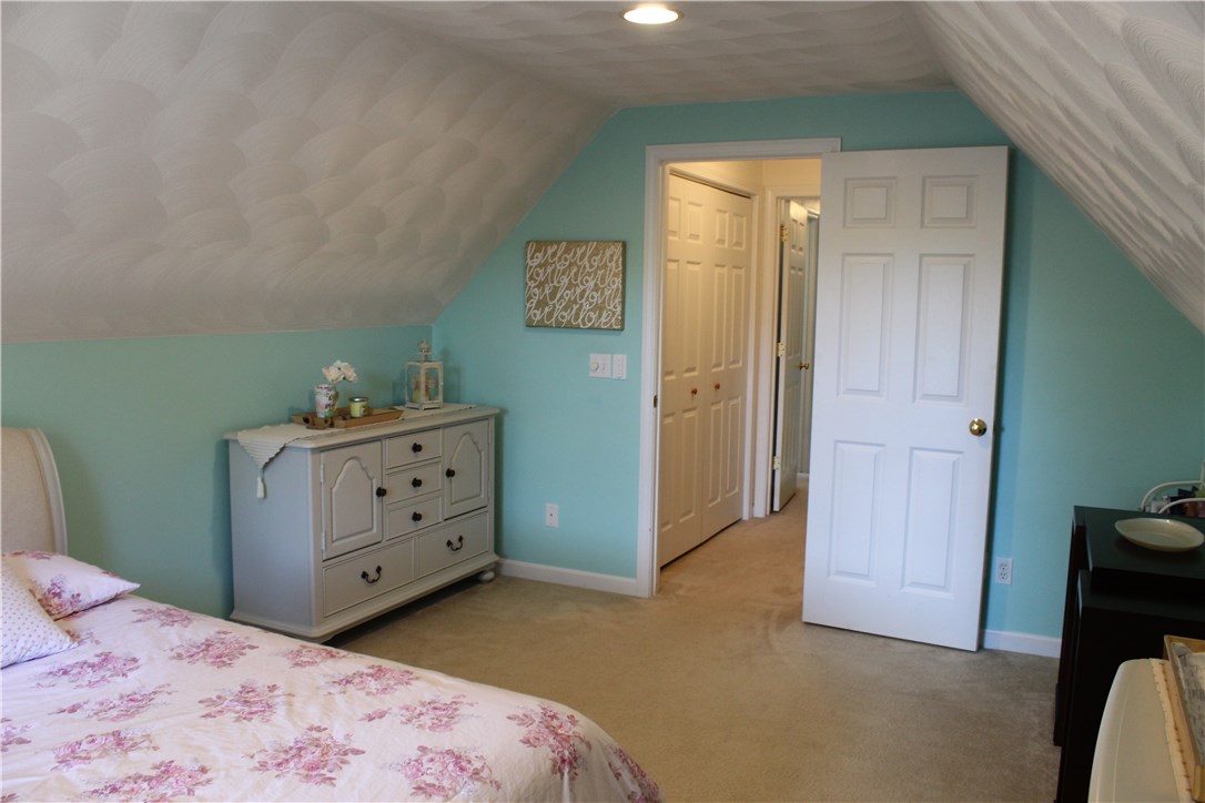 44 Parkhurst Road Warwick, RI 02889 - Photo 12 of 28