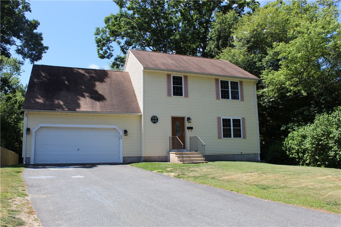 44 Parkhurst Road Warwick, RI 02889 - Photo 2 of 28