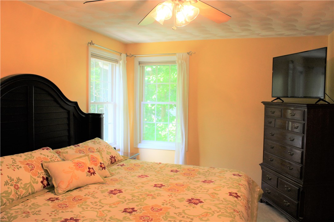 44 Parkhurst Road Warwick, RI 02889 - Photo 21 of 28
