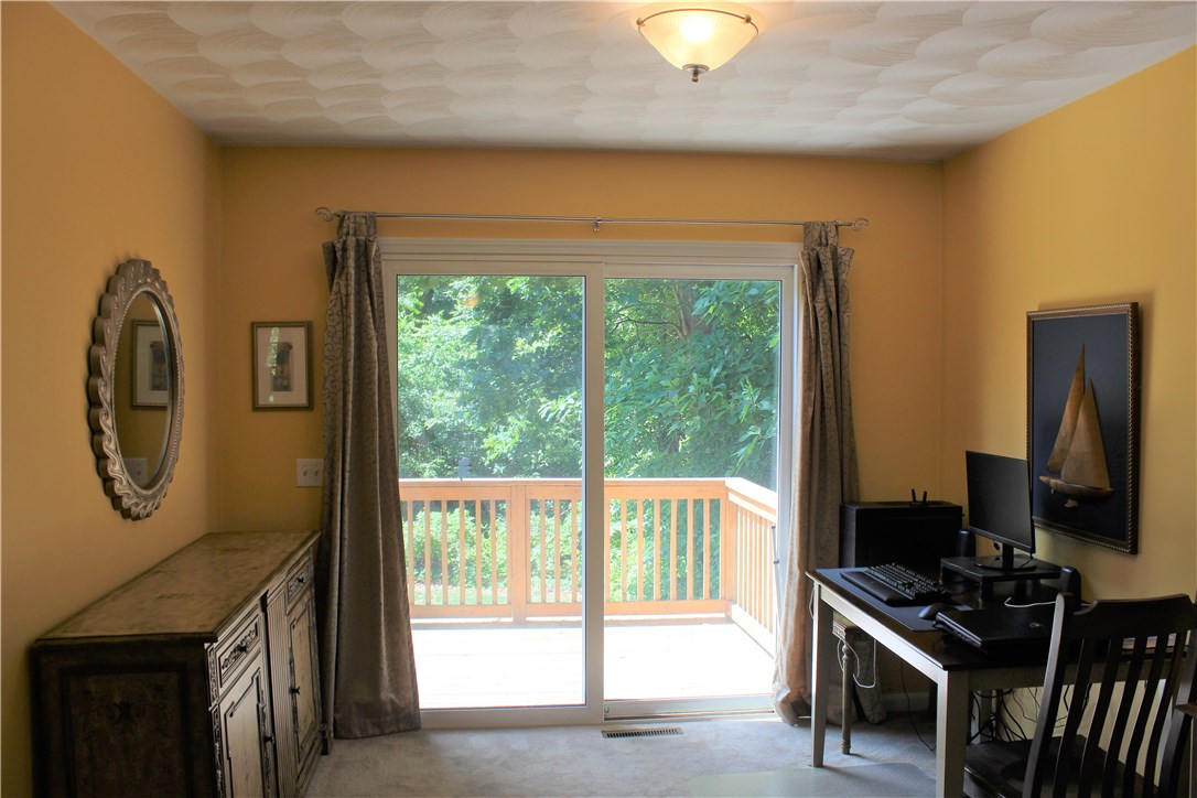 44 Parkhurst Road Warwick, RI 02889 - Photo 8 of 28