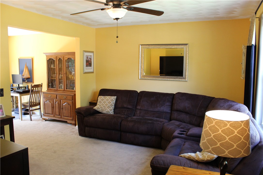 44 Parkhurst Road Warwick, RI 02889 - Photo 10 of 28