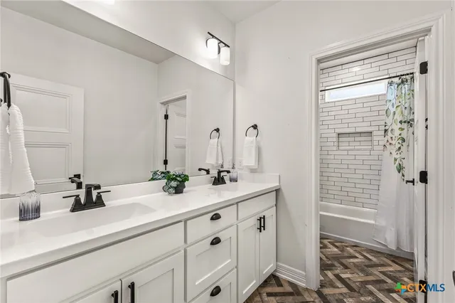 $549,999 | 242 Sand Flat Lane, Temple, TX 76502