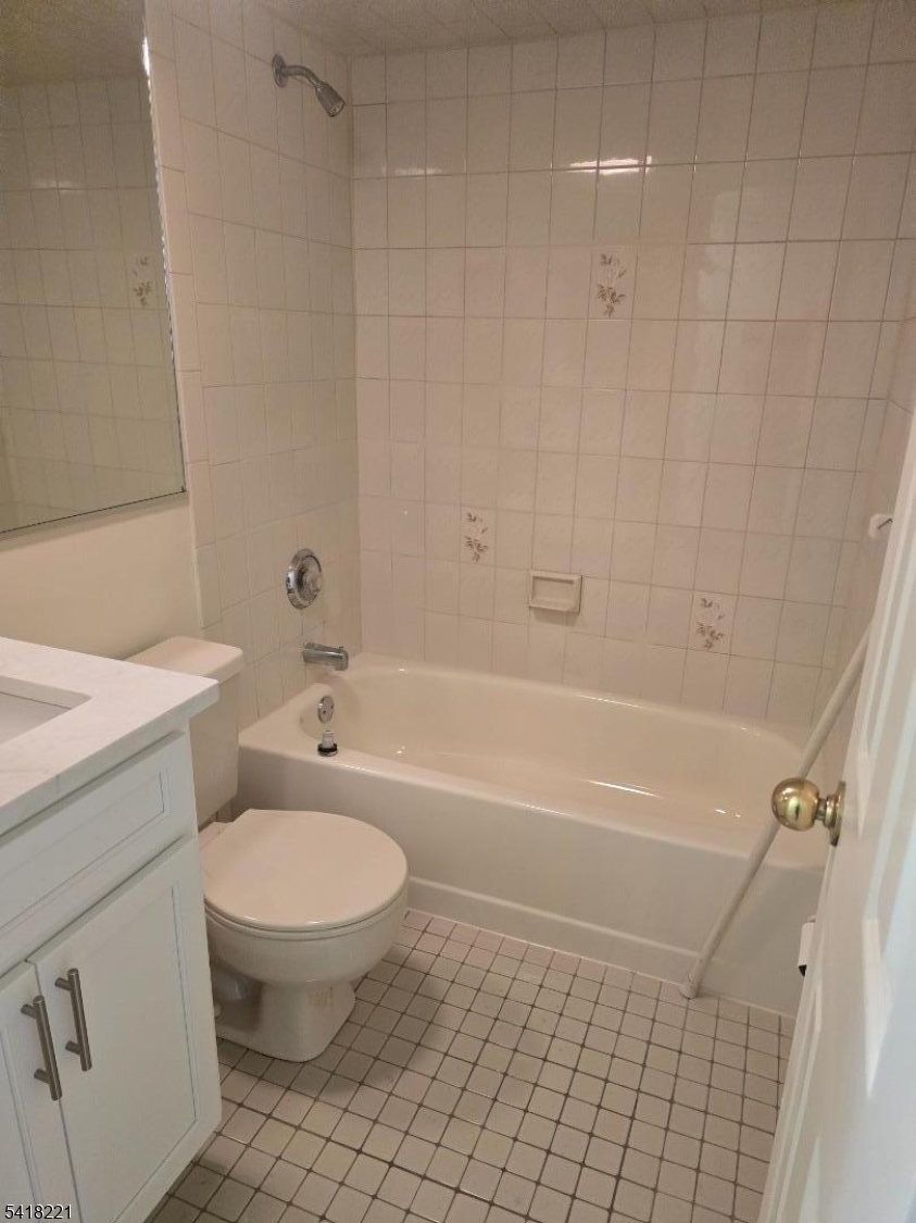 361 Franklin Street, Unit 1 Bloomfield, NJ 07003 - Photo 5 of 7