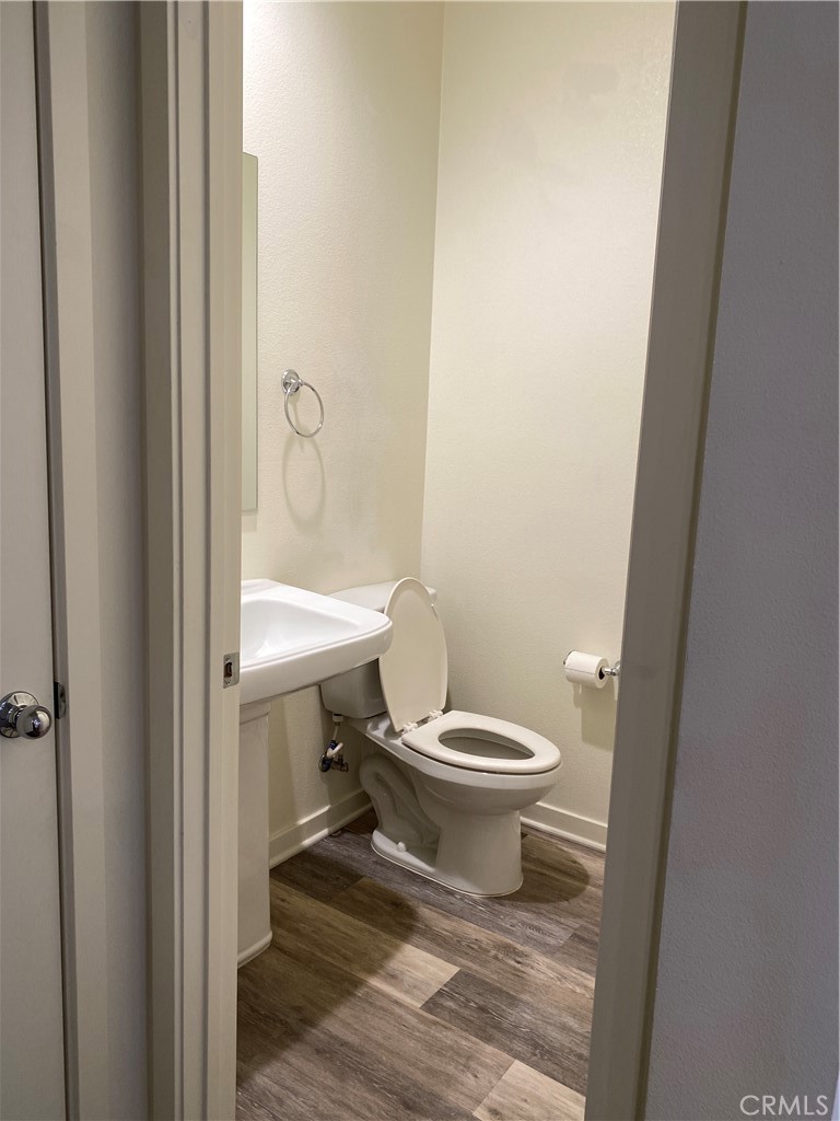 4232 West Ivesbrook Street Lancaster, CA 93536 - Photo 14 of 33 a bathroom with a toilet