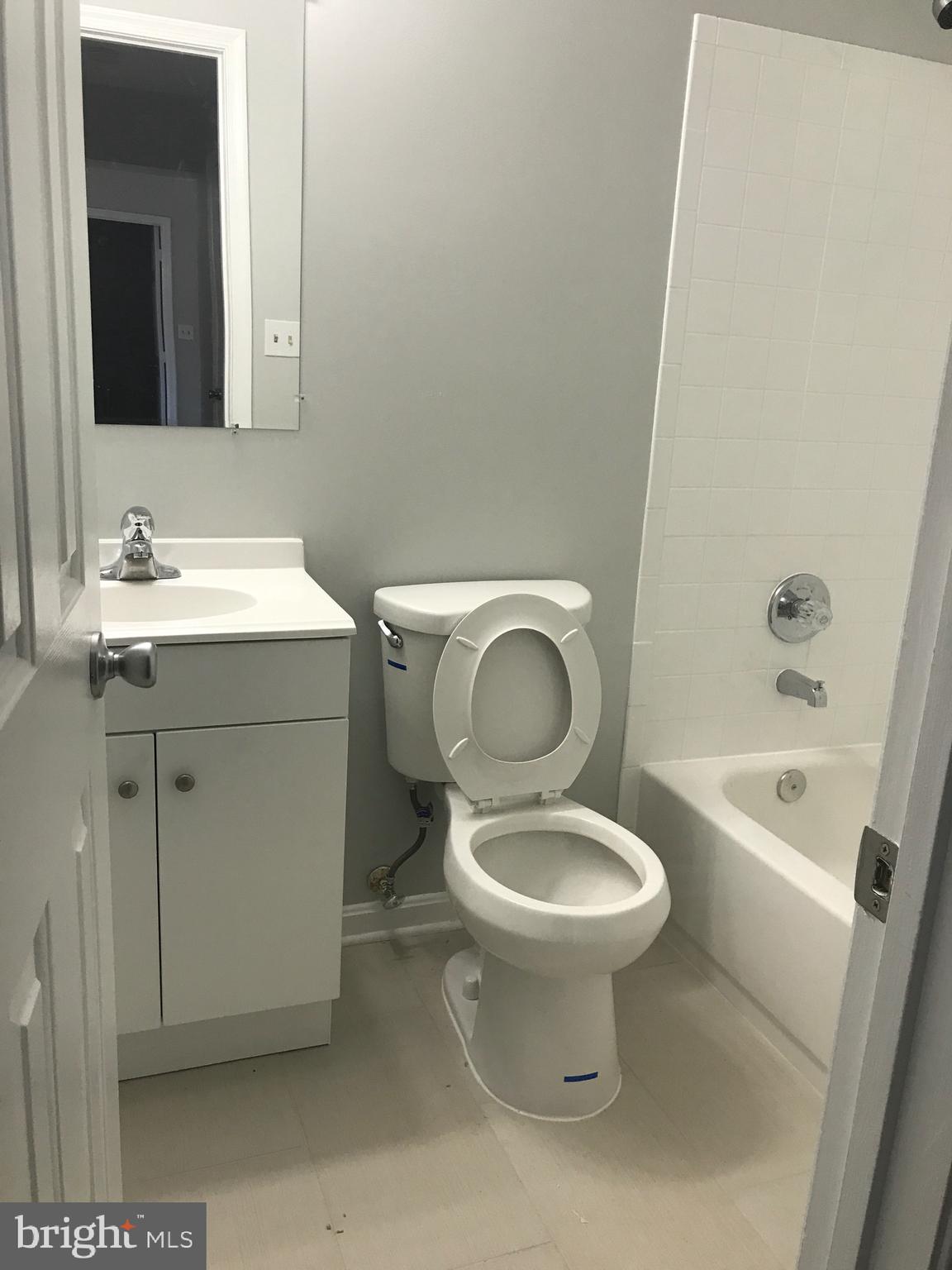 4348 Applegate Lane, Unit 9 Suitland, MD 20746 - Photo 3 of 7