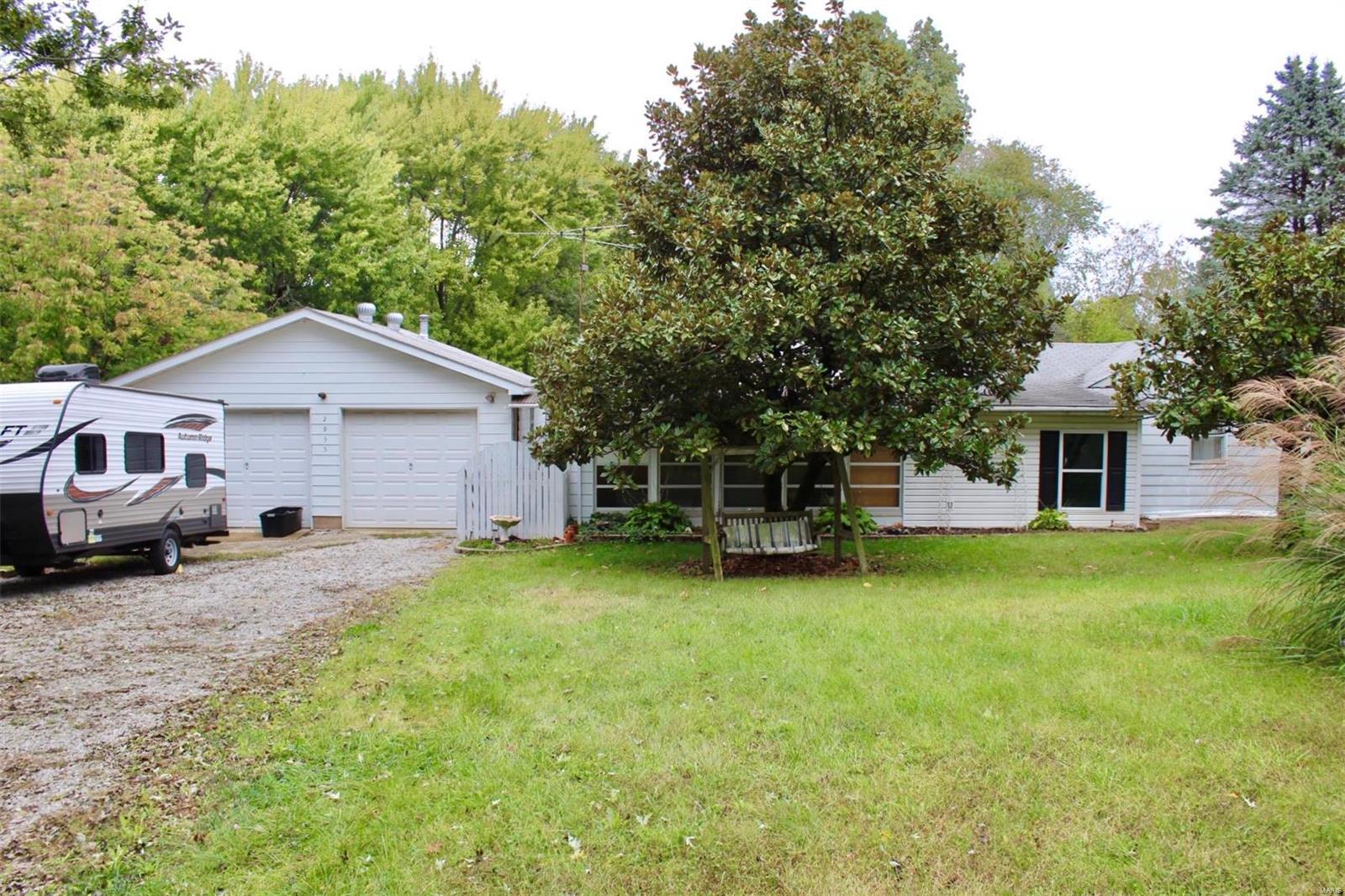 2935 Rentchler Road Belleville, IL 62221 - Photo 1 of 26