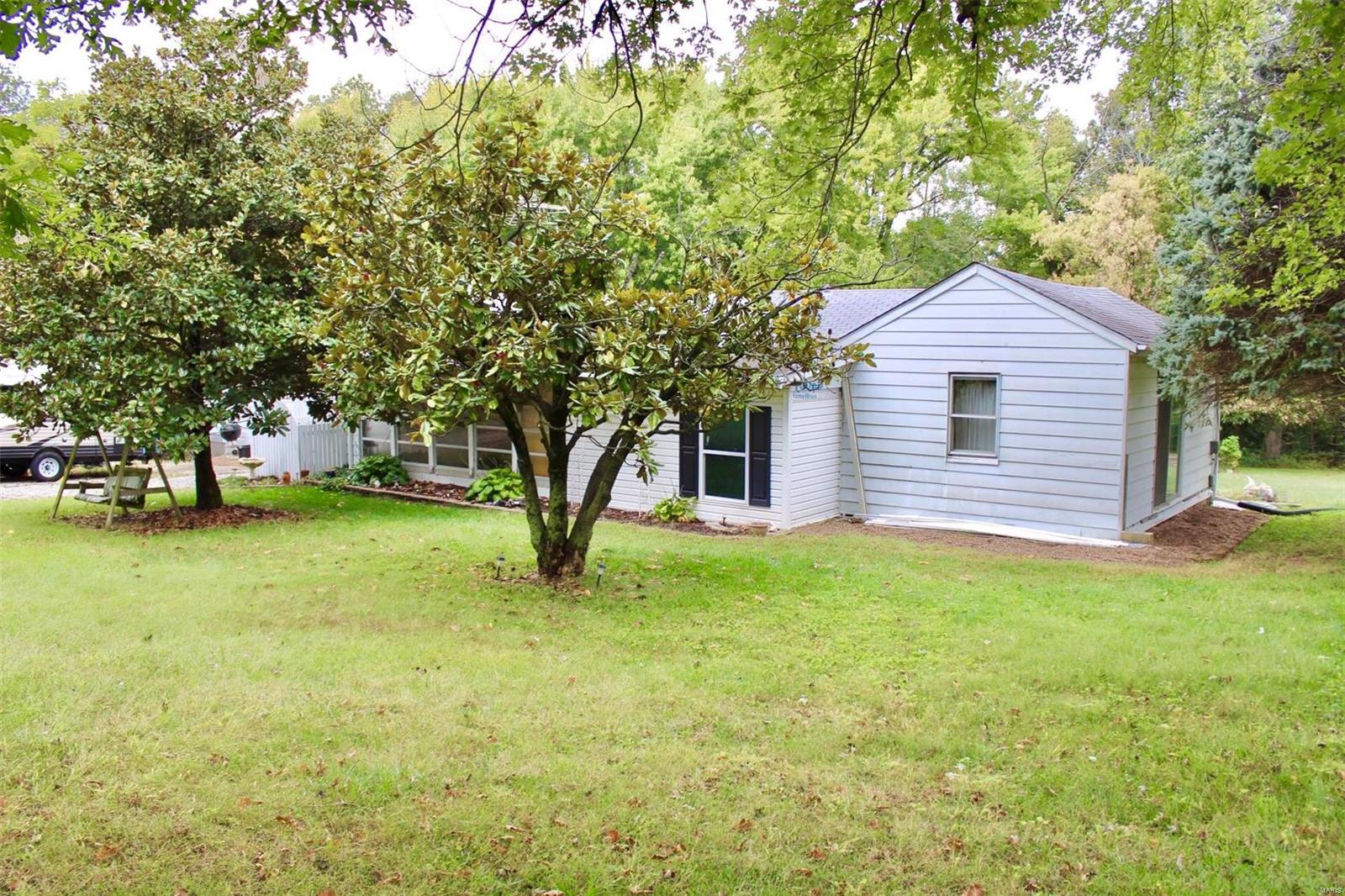 2935 Rentchler Road Belleville, IL 62221 - Photo 2 of 26