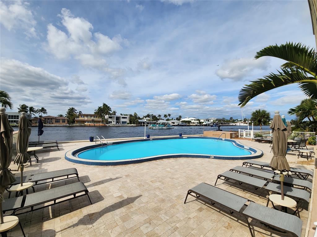 299 North Riverside Drive, Unit 1006 Pompano Beach, FL 33062 - Photo 23 of 31 POOL DECK