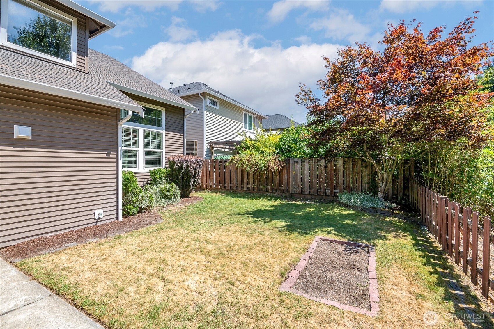 28011 Maple Ridge Way Southeast Maple Valley, WA 98038 - Photo 33 of 39