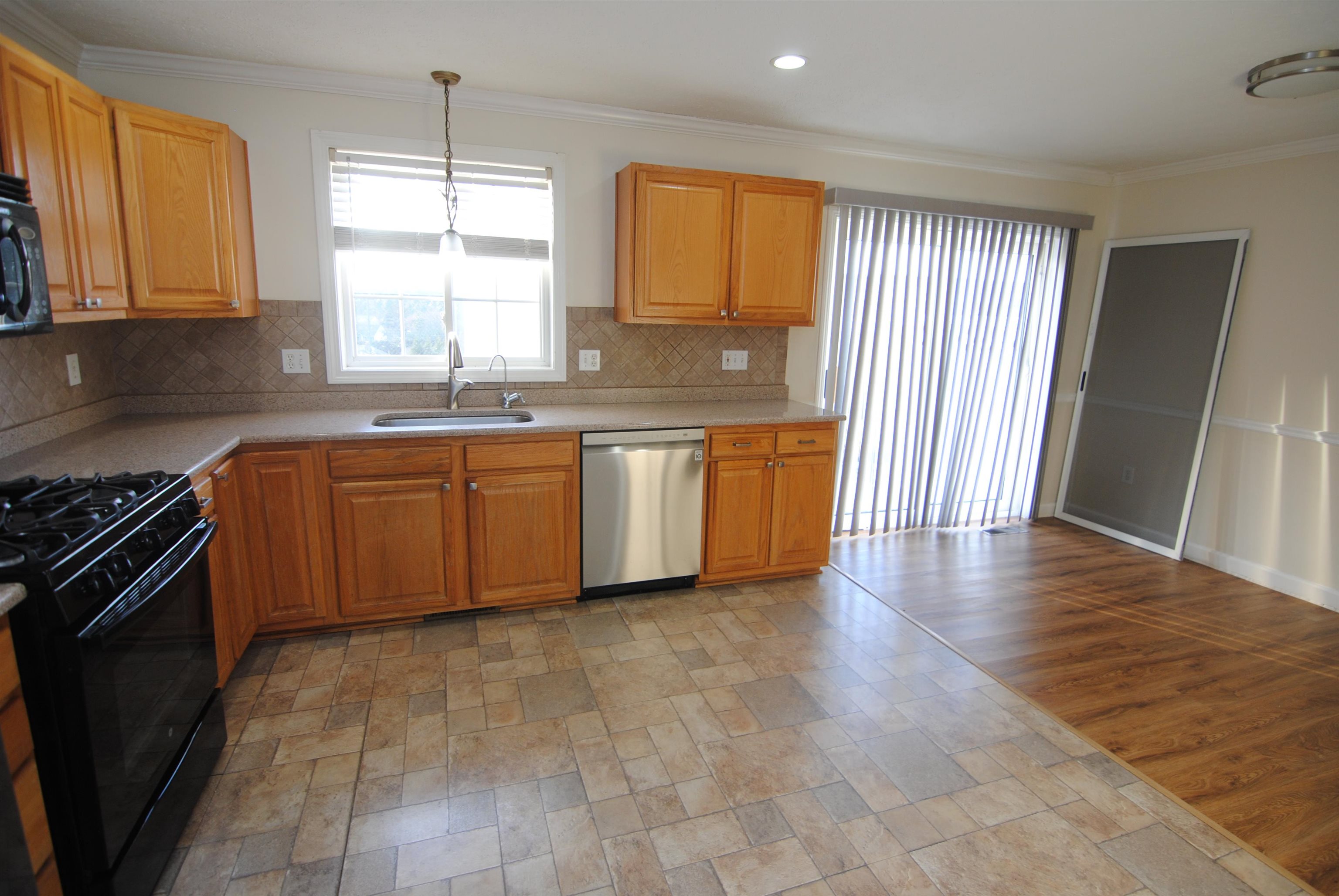 29 Georgetown Drive Nashua, NH 03062 - Photo 12 of 31