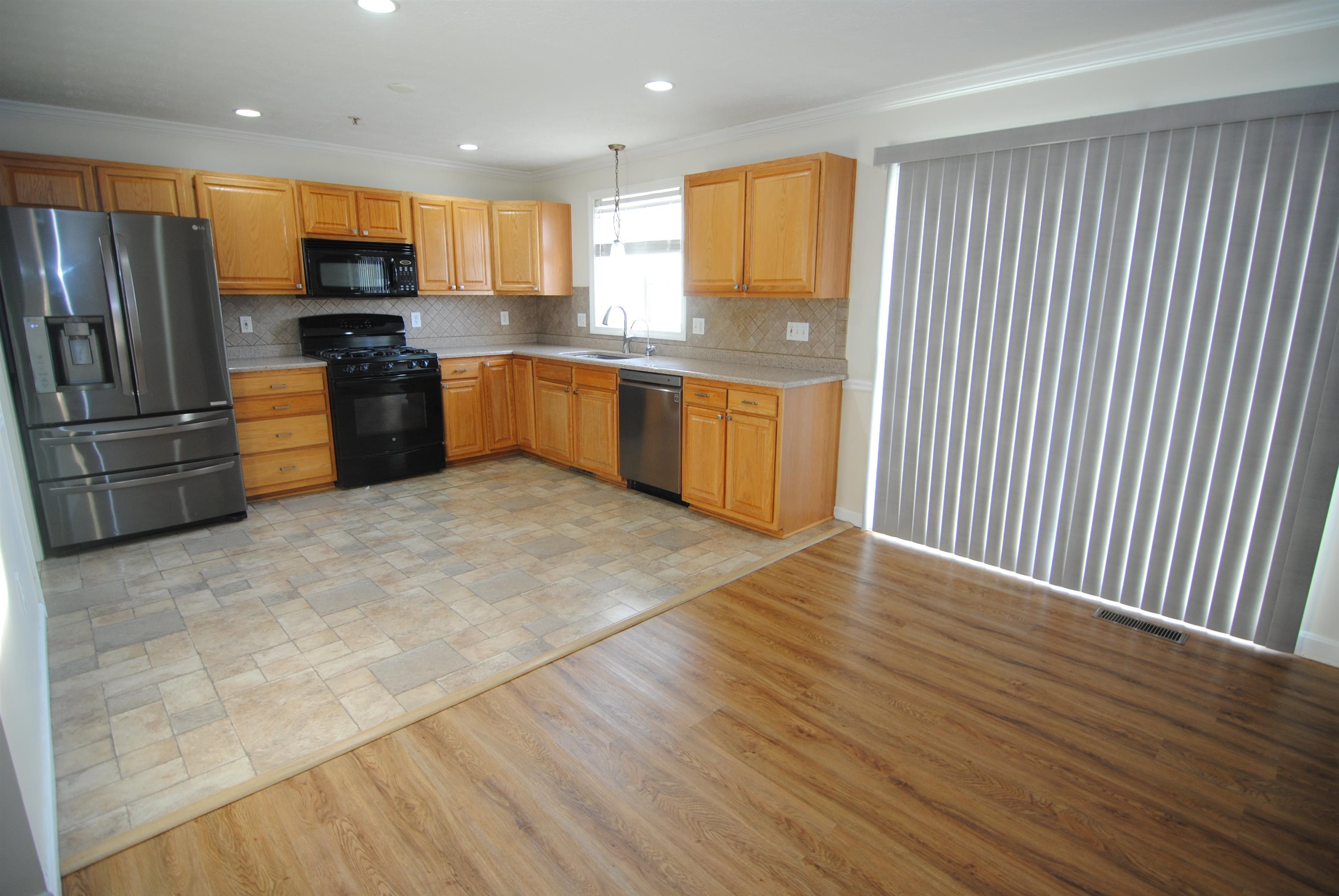 29 Georgetown Drive Nashua, NH 03062 - Photo 6 of 31