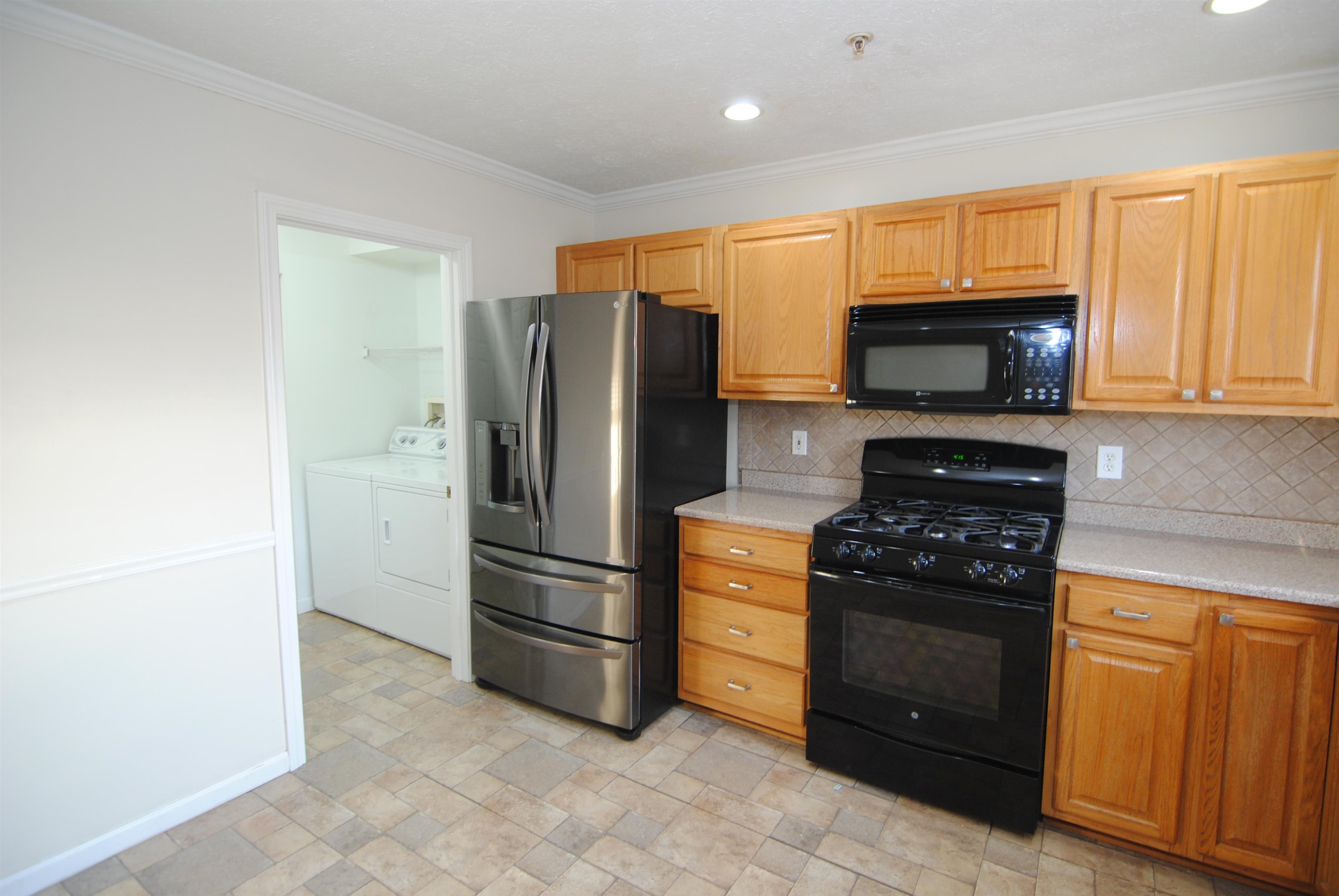 29 Georgetown Drive Nashua, NH 03062 - Photo 8 of 31