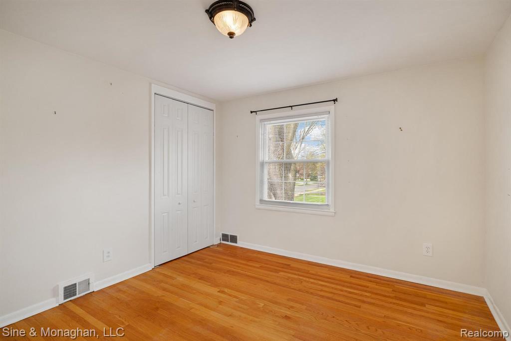 612 Cadieux Road Grosse Pointe, MI 48230 - Photo 15 of 35