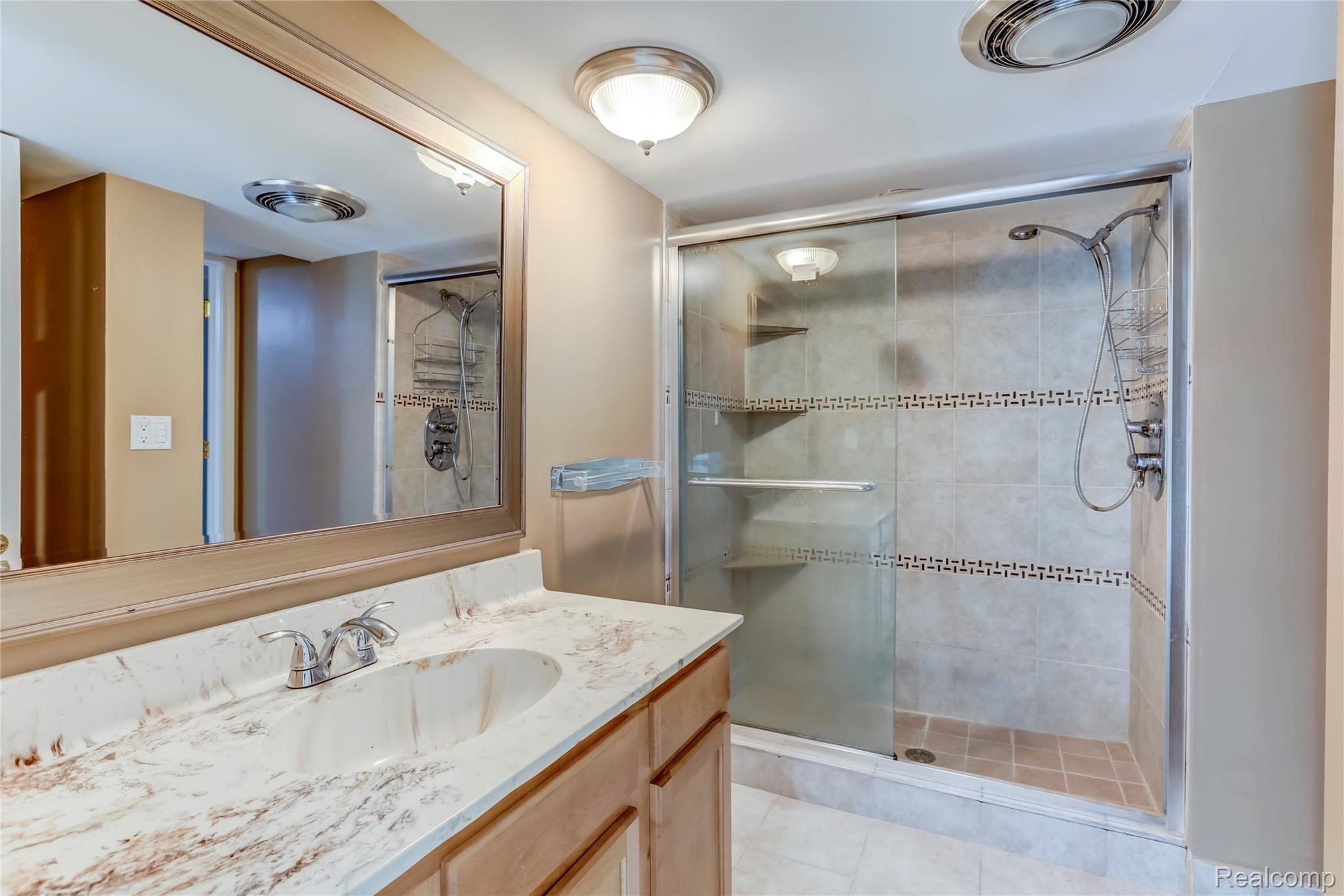 5161 Watergate Road West Bloomfield, MI 48323 - Photo 38 of 40 5161 Watergate Road, West Bloomfield Township, MI-38.jpg-FULL
