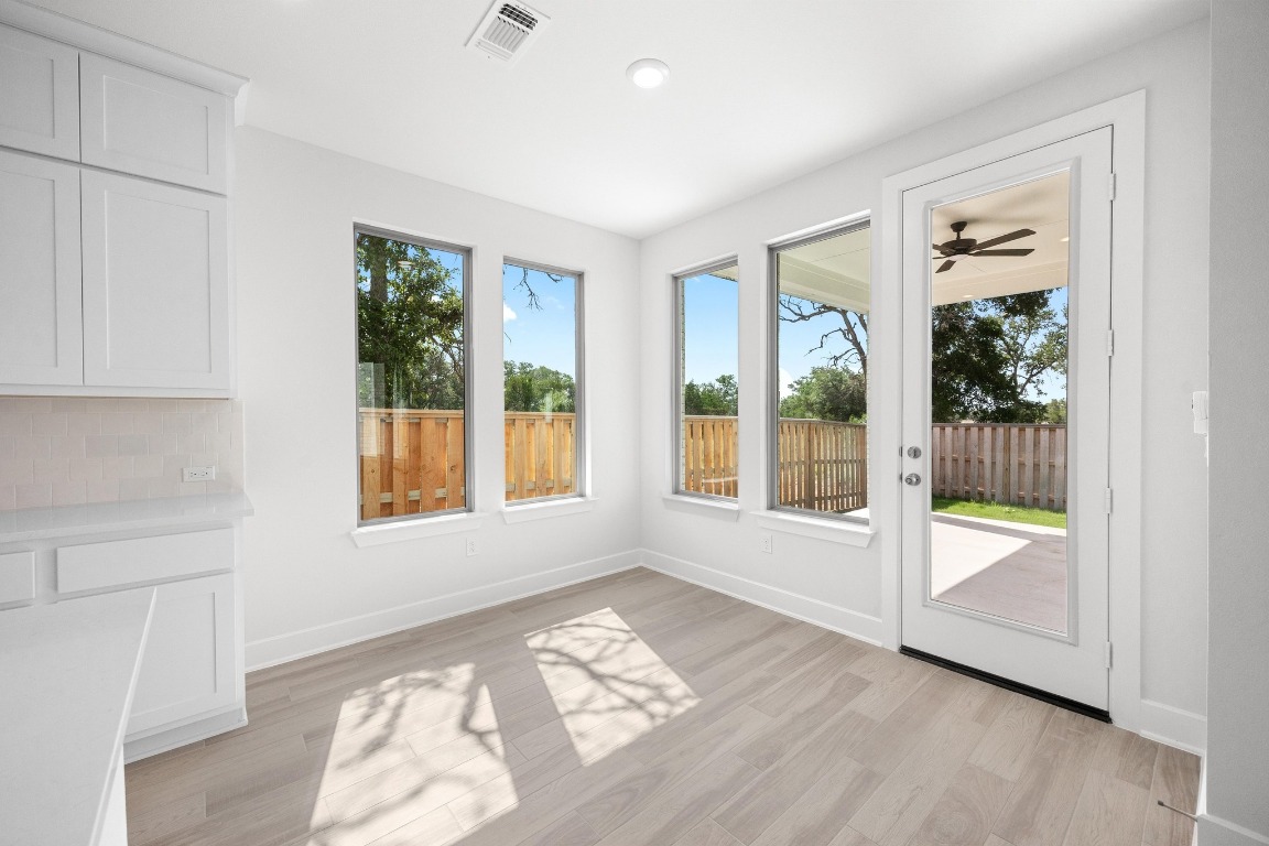 308 Barnstorm Lane Georgetown, TX 78633 - Photo 7 of 31