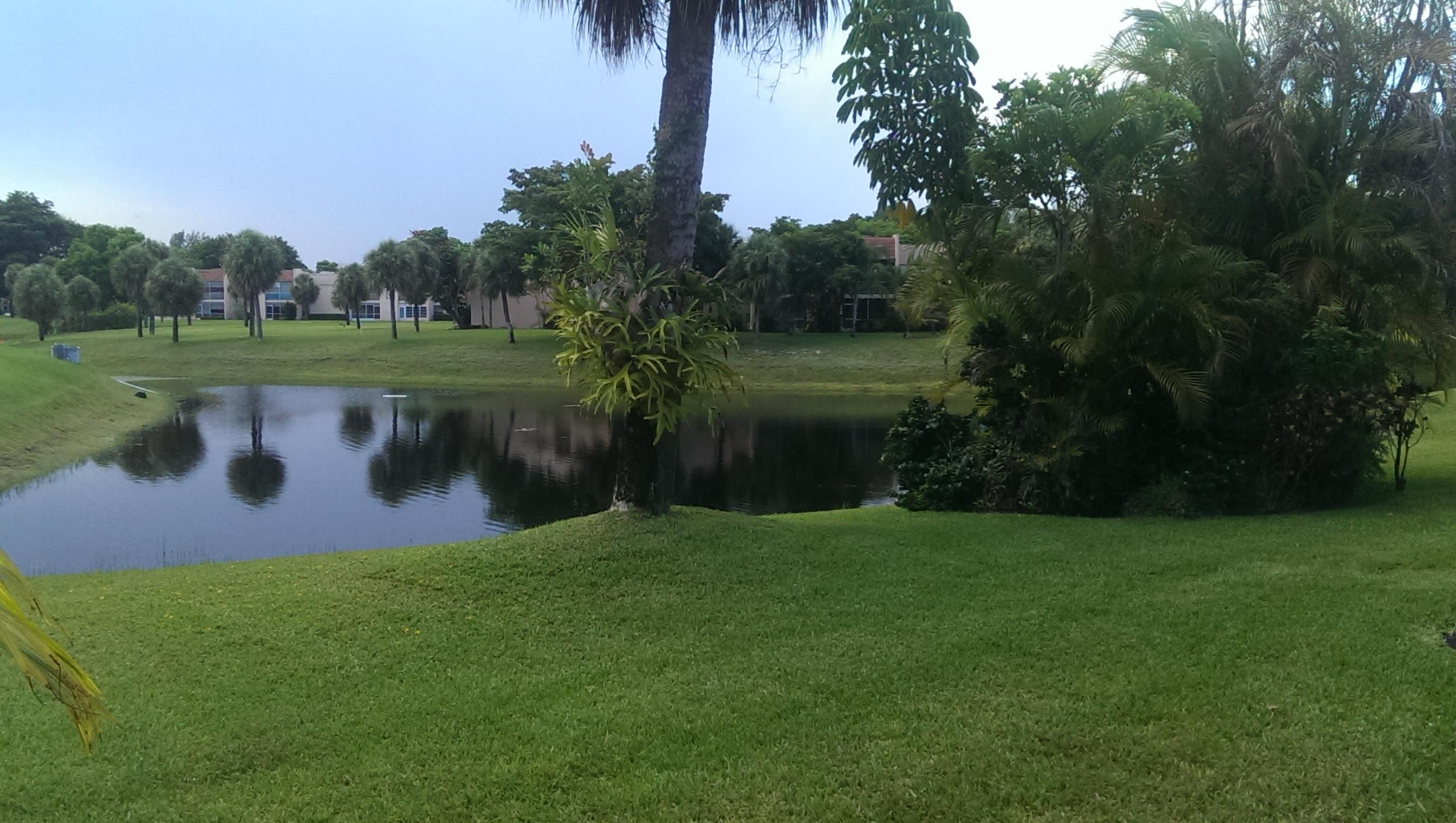 856 Lago Road, Unit 21 Delray Beach, FL 33445 - Photo 20 of 25 Yard
