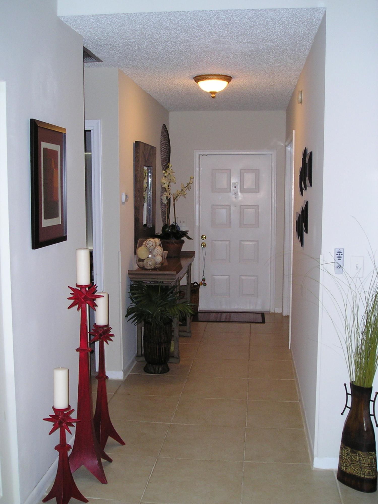 856 Lago Road, Unit 21 Delray Beach, FL 33445 - Photo 4 of 25 Hall1