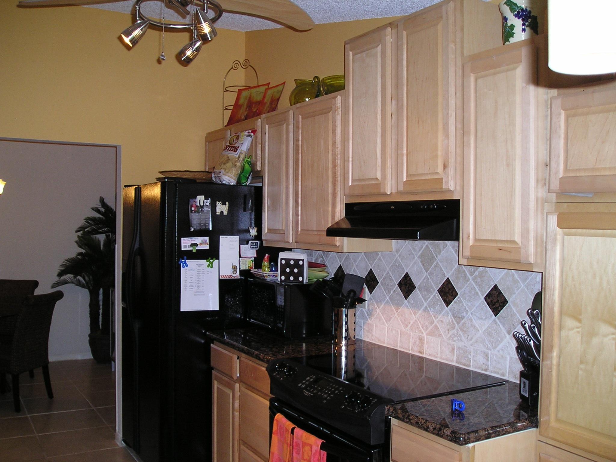 856 Lago Road, Unit 21 Delray Beach, FL 33445 - Photo 8 of 25 Kit2