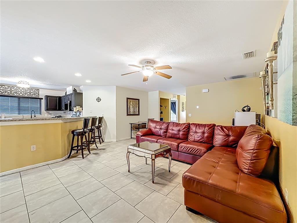 11112 Hidden Breeze Drive Wimauma, FL 33598 - Photo 15 of 41