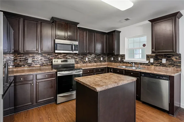 $319,900 | 206 Farlow Court, Anderson, SC 29621